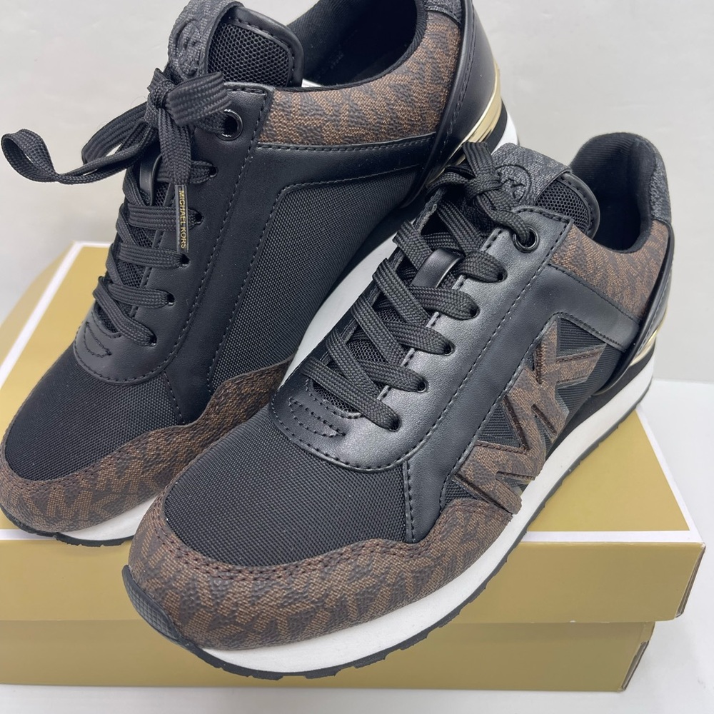 Michael Kors MADDY TRAINER MK SIG SM/MK PATCH
49F1MAFS1B Athletic Sneakers
Brown - Picture 4 of 16